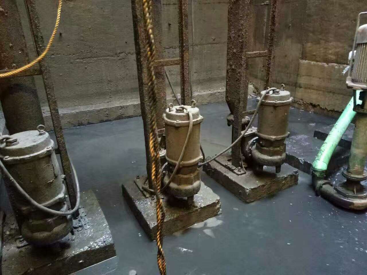 于田污水池清理