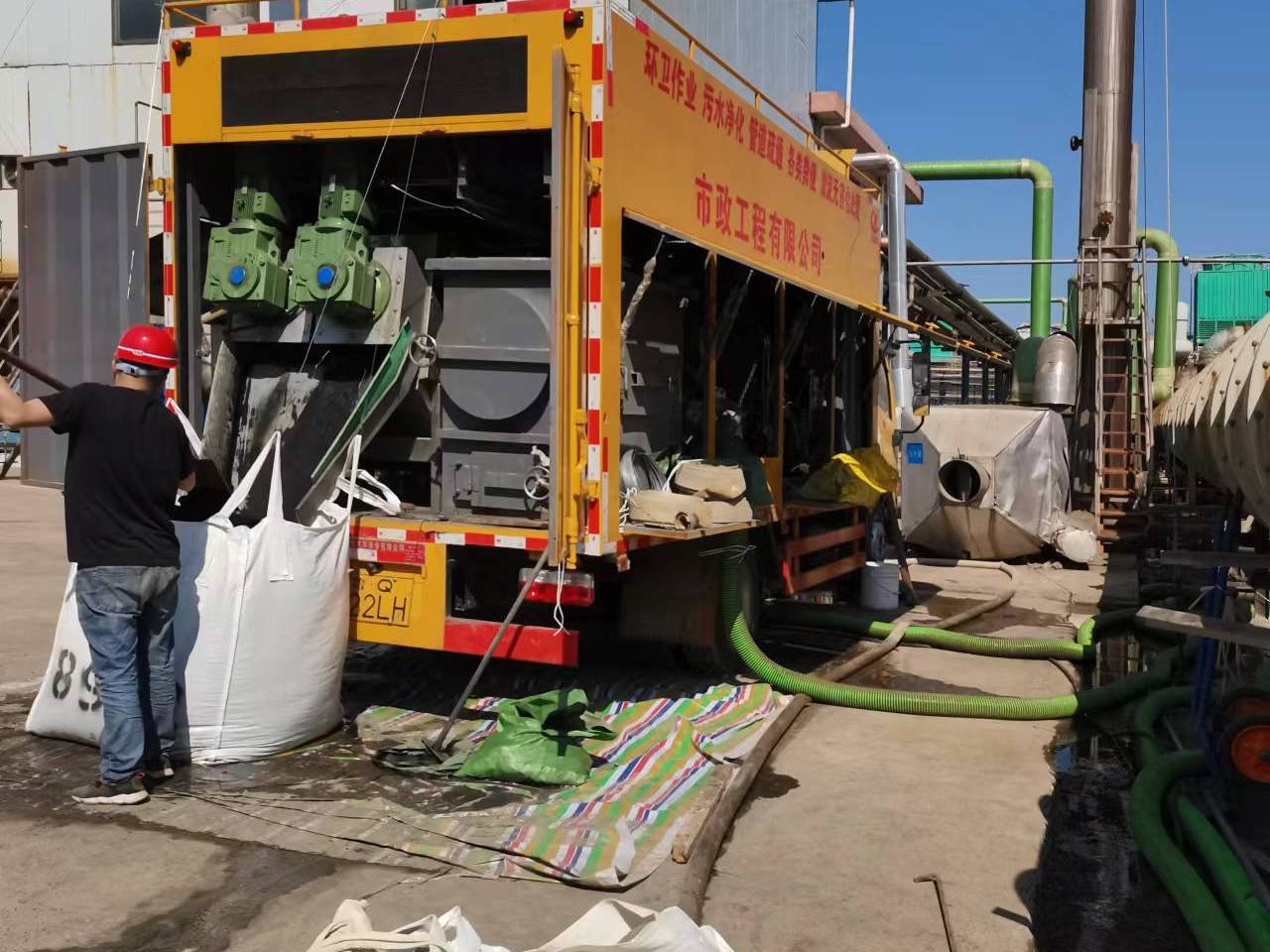 于田淤泥压干处理